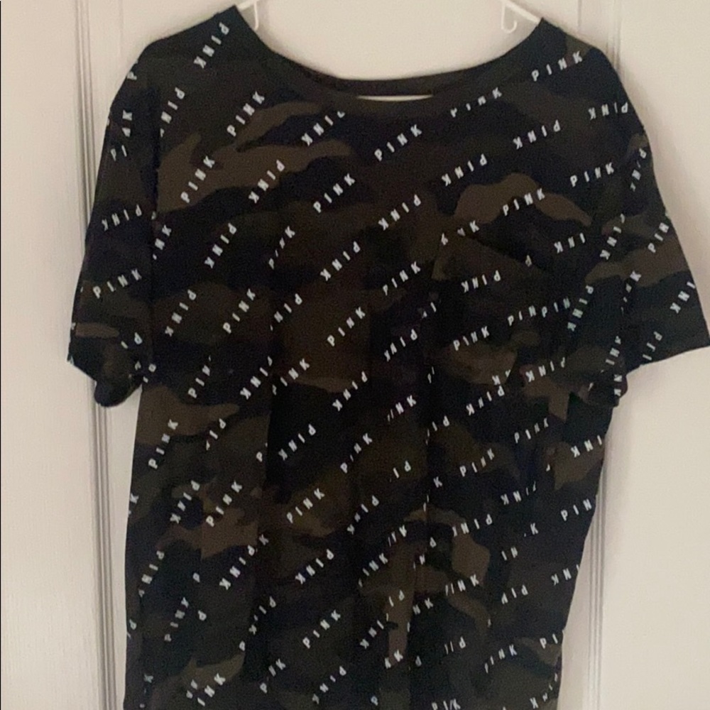 XL Victoria’s Secret pink camo logo t-shirt